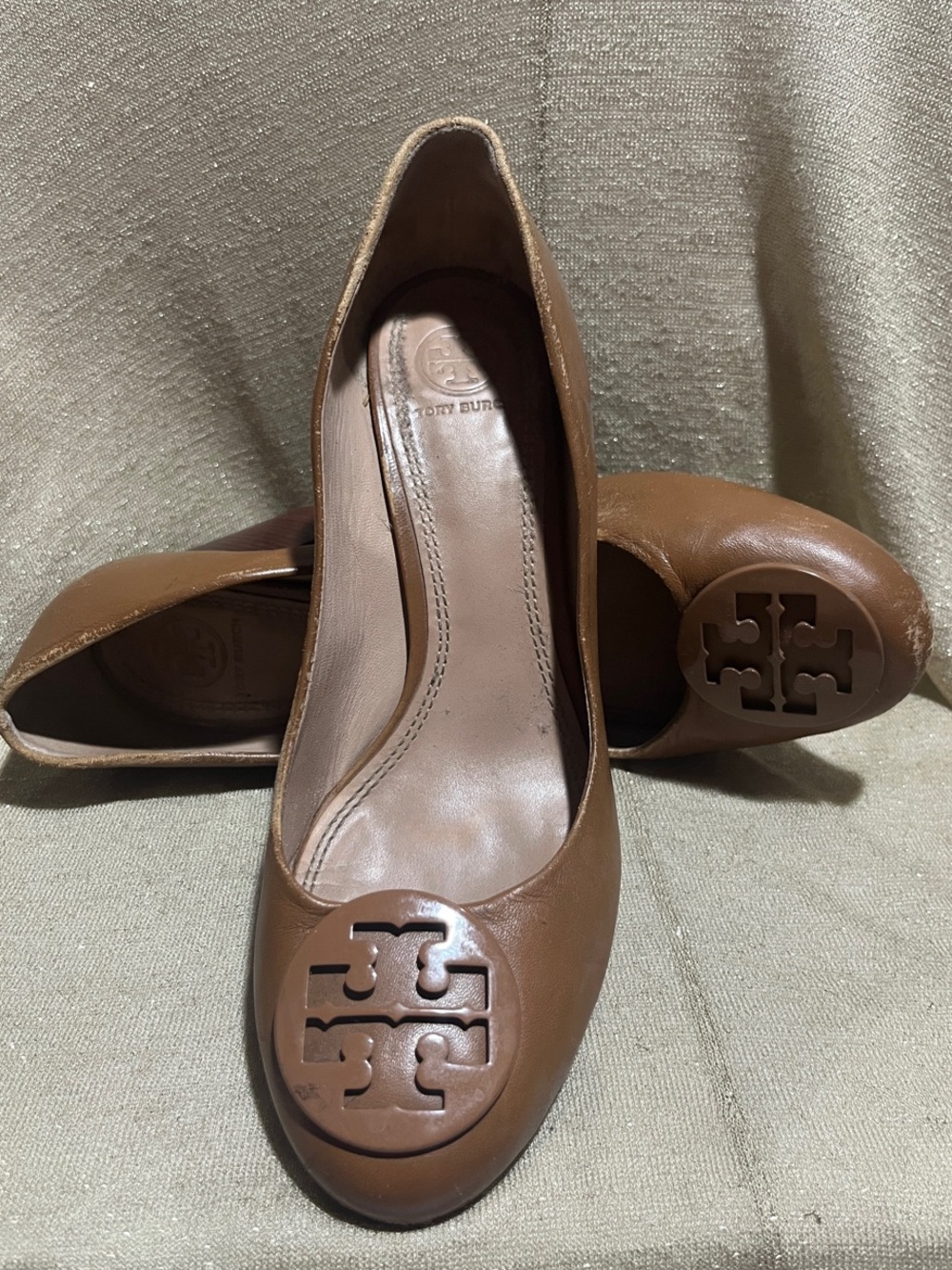 Tory Burch Tan Leather Logo Round-Toe Ballet Flat